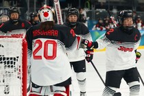 アイスホッケー女子日本代表、フランスに３-２勝利！ 目標のベスト４へ好発進「迫力があって面白い」「スピード感がたまらん」ファンも興味津々【冬季五輪】