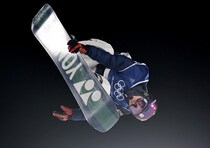 いきなり高得点。予選３位の木村葵来は決勝１本目89.00で現在トップ【冬季五輪／スノーボード男子ビッグエア】