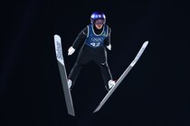 高梨沙羅ノーマルヒル２本目は96.0m、合計238.9点でメダルならず　北京五輪は涙の失格、謝罪→引退覚悟から現役続行【冬季五輪】
