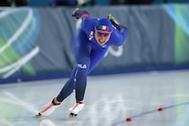 「どこの女優さんかと…」NHKスピスケ五輪中継に登場した金メダリストの“メガネ姿”に衝撃「誰か分からなかった」「綺麗になったなー」現役引退から８年