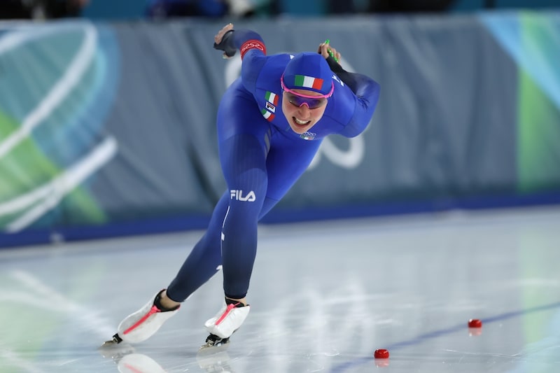 「どこの女優さんかと…」NHKスピスケ五輪中継に登場した金メダリストの“メガネ姿”に衝撃「誰か分からなかった」「綺麗になったなー」現役引退から８年