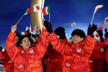 伊五輪メダリストも「驚くべき文化だ」と脱帽　日本選手団が見せた敬意ある“振る舞い”に反響拡大【冬季五輪】