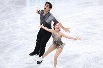 “りくりゅう”驚異のFS155.55点トップ!! 自己ベスト大幅超えの会心演技！ フィギュア団体悲願の金獲りへ好発進　首位アメリカと２ポイント差【冬季五輪】