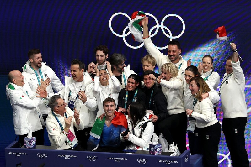 「涙腺崩壊した！」フィギュア団体、地元イタリア大歓喜の初メダル獲得にネットも祝福＆熱狂！「リッツォが完璧すぎた」「こっちまで泣けたわ」【冬季五輪】