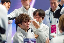 号泣・佐藤駿の過去最高演技を海外メディア激賞「素晴らしい努力」 フィギュア団体、日本の“絆”に感動「この銀メダルはゴールドに輝いている」【冬季五輪】