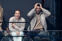 「めっちゃ興奮してた！」フィギュア団体の中継映像に一瞬映り込んだ“超大物アスリート”が話題！「好きなんだな」「存在感えぐい」【冬季五輪】