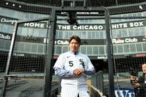村上宗隆、キャンプ地入りに熱い視線 MLB公式は「30本塁打」と今季予測　「１年目が楽しみだ」と期待