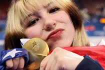 「もう私のメダルにリボンは必要ない」フィギュア団体金の米国選手が“悲劇”を報告　米メディア「もしこれが競技なら…」【冬季五輪】