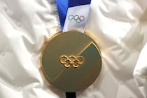 メダル破損問題、原因は「窒息防止用安全システム」授与した分はすべて交換、今後使用分は順次改良へ「すでに対応策をまとめている」イタリア紙報道【冬季五輪】
