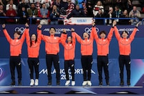 「あっ!?」フィギュア団体、日本の胸元に“違和感”「すごい...」「もはや職人芸だ」【冬季五輪】