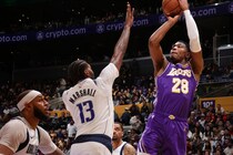 【NBA】八村塁が21得点で勝利に貢献！“最年長トリプルダブル”達成のレブロンに率いられ、レイカーズが球宴直前に連敗ストップ＜DUNKSHOOT＞