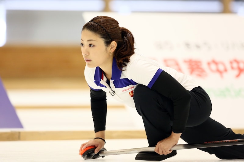 24歳で現役引退…NHK五輪番組に出演したカーリング元日本代表の“最新姿”に騒然「タレントさんかと思ったら…」【冬季五輪】