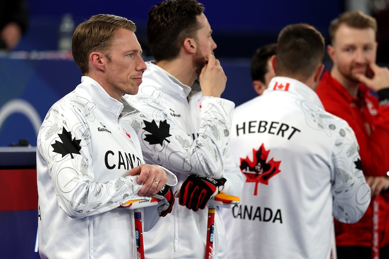 氷上で緊迫したやり取り“ダブルタッチ疑惑”で波紋拡大。五輪カーリングが異例の監視体制変更【冬季五輪】