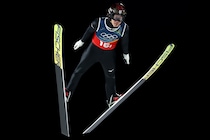 二階堂蓮が運命の３本目で138.5mのビッグジャンプ!! この時点で日本はトップに立つ【男子スーパーチーム／冬季五輪】