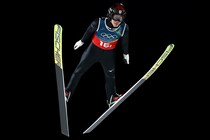 降雪の影響で”続行不可能”。二階堂のビッグジャンプは結果に反映されず、日本はまさかの６位【男子スーパーチーム／冬季五輪】