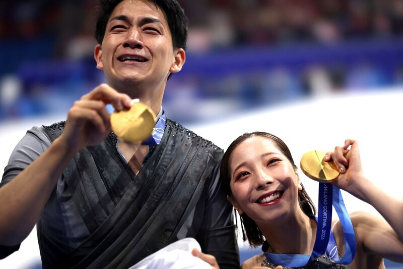 りくりゅうが涙の金メダルで決めた！  日本選手団冬季五輪最多タイ18個目、史上最大の逆転劇「すごくね」「メダルラッシュ！」【冬季五輪】