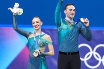「歴史が刻まれた」ジョージア史上初の銀メダル獲得“メテベル”ペア、自国メディア喝采！「スポーツファン全員にとって一生忘れられないもの」【冬季五輪】