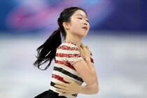 「前の方にいる！」17歳の中井亜美の衝撃デビューを現地で見守った“りくりゅう＆ゆなすみペア”に視線集中【冬季五輪】
