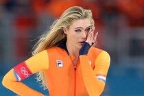 金メダル直後に胸元のファスナーを下ろし...スター選手が“たった１つの行動”で「１億５千万円」獲得？　専門家指摘【スピードスケート／冬季五輪】