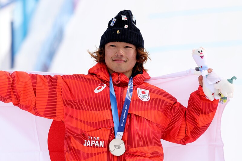 長谷川帝勝、男子スロープスタイルで日本人初の銀メダル！ スノボ日本男子の快挙に列島沸く【冬季五輪】