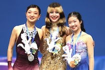 坂本花織が銀、中井亜美は銅！日本女子ダブル表彰台は史上初の快挙　千葉百音４位、金メダルはアリサ・リウ【冬季五輪】