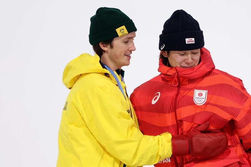 君が代で脱帽、泣いている日本選手を励ます…“紳士ぶり”が話題となった豪選手「あらゆる感情を味わった」長文を投稿【冬季五輪】