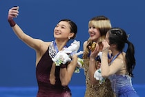 フィギュア女子表彰式の“胸元”に視線集中　日本の伝統芸を新五輪女王に伝授「広がる鍵山式」【冬季五輪】