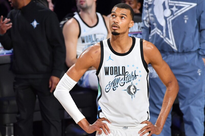 NBAオールスターでまさかの大失態!?ウェンバンヤマ登場時の演出にミス発覚…フランス大統領も反応＜DUNKSHOOT＞