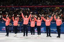 フィギュア代表の伊拠点、現地メディアが“地元出身選手”のように祝福「日本チームの快挙を、ヴァレーゼの街全体が祝った」【冬季五輪】