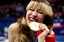 「誰かに似てるんだよなぁ...」女子フィギュア金のアリサ・リウとそっくりな“日本人伝説歌手”が話題！「若い頃とかまじで」「年齢バレちゃうから」【冬季五輪】