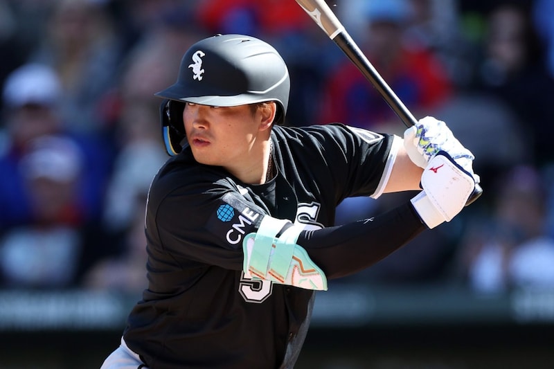 「ホームランも普通に出そう」「神宮なら入ってた」村上宗隆2安打2打点デビューに日本人ファン歓喜 153キロ速球を中越え二塁打「流石の勝負強さ」