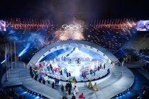 五輪閉会式、視聴者から女性漫画家の助けを求める声が続出「イタリア人の表現の世界がわかりませーん！」「解説が恋しい」【冬季五輪】