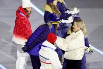 「気になるわ！」五輪閉会式、スウェーデンの右胸ウェアに映る“６文字”の日本企業「すごい宣伝効果だな」【冬季五輪】