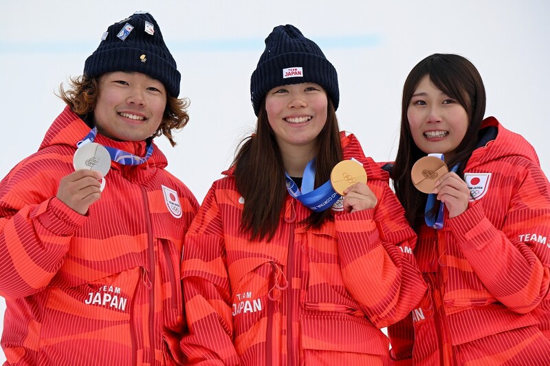 「現実は冷たかった」スノボ日本代表の“エコノミー帰国”に韓国メディア反応「“座席差別”論争に包まれた」【冬季五輪】
