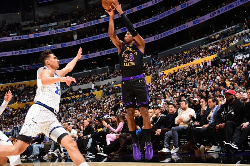 【NBA】八村塁が10得点&勝負所でクラッチ3ポイントを沈めるも、レイカーズはマジックに痛恨の逆転負けで2連敗<DUNKSHOOT>