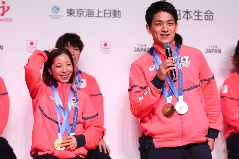 「え？ ビジネスじゃないの？」日本代表選手団、公開された“帰国便機内”に驚きの声続々！「エコノミーですか」「24個もメダル取って…」【冬季五輪】