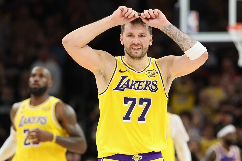 逆転のチャンスにまさかのパス…終盤の判断ミスを認めたドンチッチ「そのまま攻めるべきだった」問われるエースの真価<DUNKSHOOT>