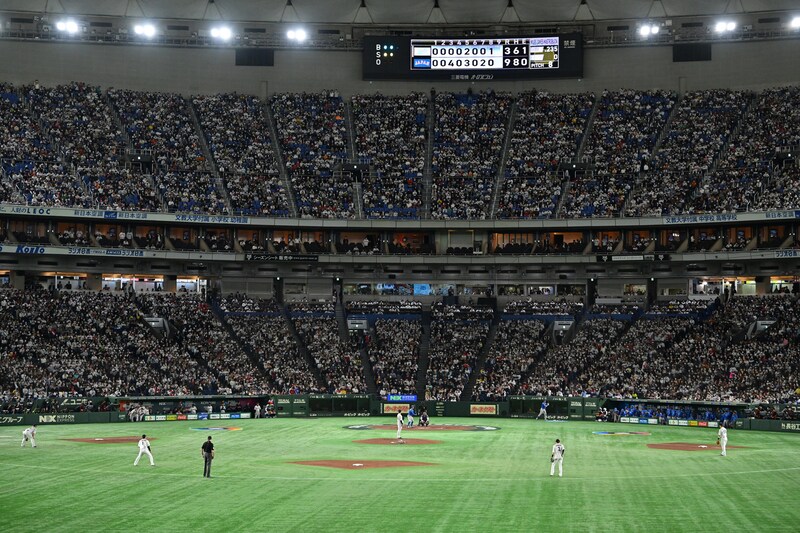 「まったく新しい体験だ！」“日本大好き”MLB記者が布団に初挑戦「正直に言うと...」　フライトの疲れを癒した日本発スポーツ飲料も話題【WBC】