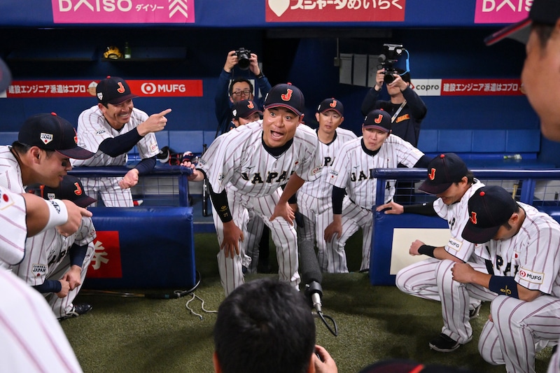 「やってくれたな!」侍ジャパン中村悠平、中日戦前の円陣声出しで“23年WBCの名言パクリ”に大反響!「まんまやん(笑)」