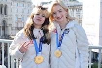 「文句なしでしょ！」日本アニメを愛する米女子フィギュアコンビが厳選した“大好きな９作品”にファン喝采！「分かってる」「薬屋とか意外だった」