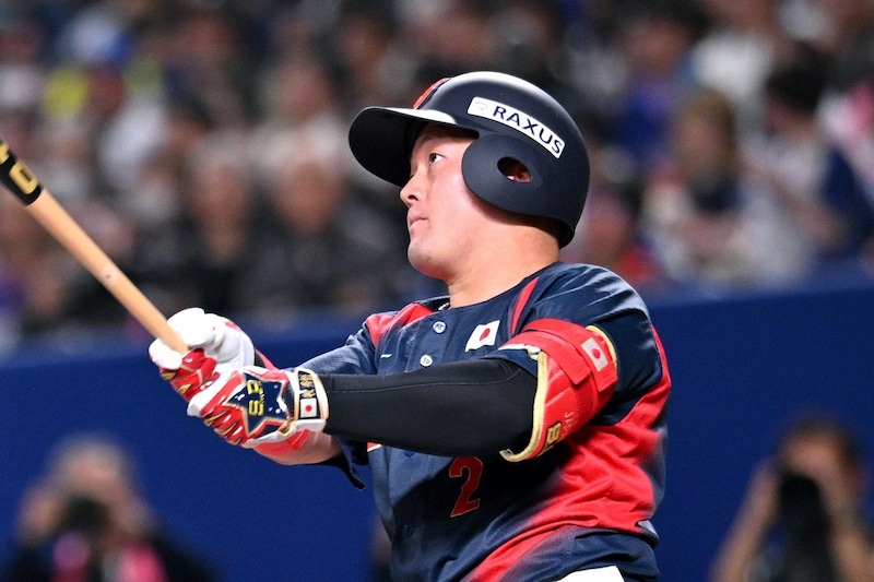 ハマの主砲・牧秀悟が左翼スタンドへの豪快ソロ弾! 中日・大野の初球カットボール捉え、侍ジャパンに先制点もたらす【WBC】