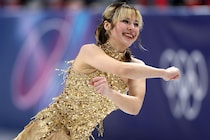 「厳しい視線に晒されている」大人気アリサ・リウの腰に描かれた“謎のタトゥー”が議論百出！「SNS騒然」「彼女はアニメ好きだから…」