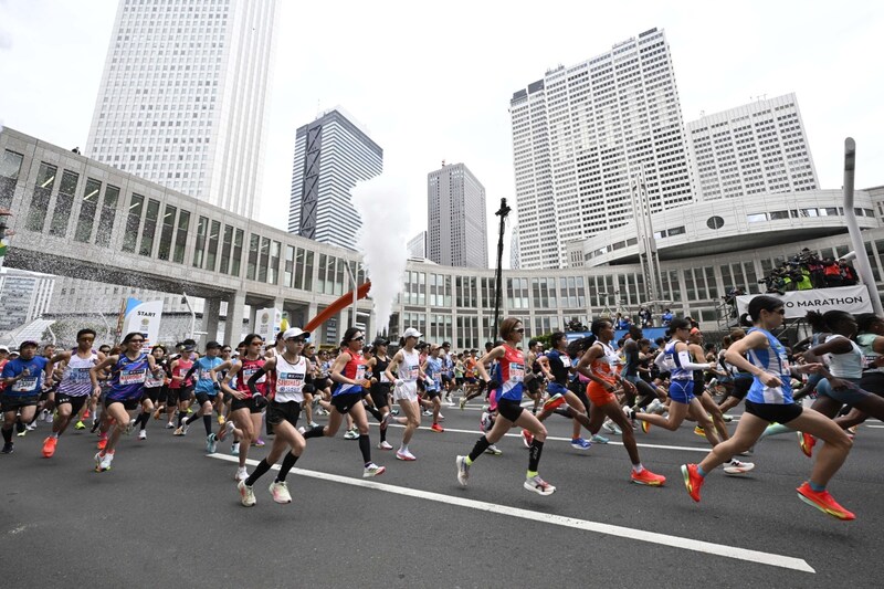「ペースメーカー機能してなくない？」波乱展開の東京マラソン　外国人ペースメーカーが遅い事態に解説者苦言「遅すぎる」