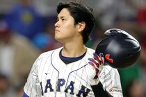 侍ジャパンの試合前、大谷翔平が見せた“感極まる姿”？に米記者が感激「今までの野球場で最も感動的な光景だ」【WBC】