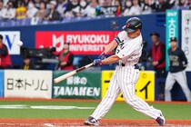 「すっげぇパワー」侍ジャパン・吉田正尚の“凱旋ソロアーチ”に列島騒然！「めっちゃ飛ばしたな」【WBC】
