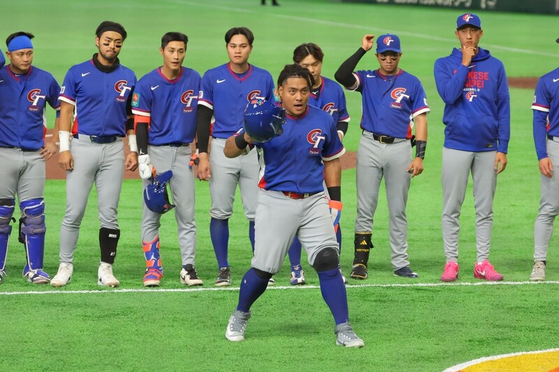 初戦黒星発進の台湾、観衆４万超えの大応援団に感謝の“お辞儀”　WBC公式が注目「東京のファンに…」