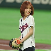 「スタイル凄すぎ！」フォロワー747万人の人気K-POPアイドルがWBC韓国戦の始球式に登場！SNS騒然「めちゃかわいい」