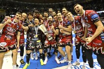 ペルージャが今季２冠目、スーペルコッパ４連覇でリーグプレーオフに弾み　石川祐希はリベロ登録でベンチ入り【バレーボール】