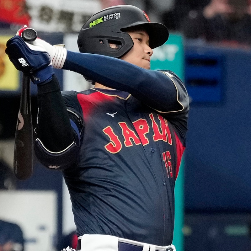 大谷翔平がいきなり”お茶点てポーズ”を披露！侍ジャパンのWBC初戦、第１打席でツーベースヒット【WBC】