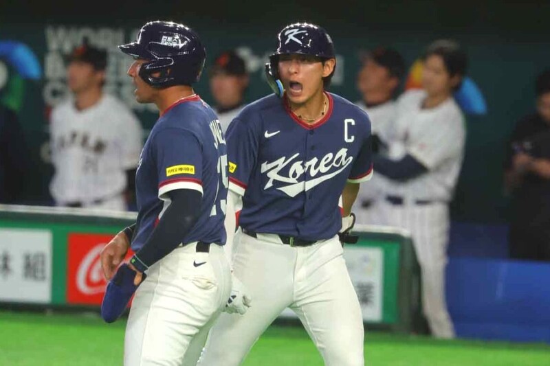「えぐいスタートだ！」菊池雄星からいきなり３点奪取に韓国メディアは狂喜乱舞！「菊池にパニックを引き起こした」【WBC】